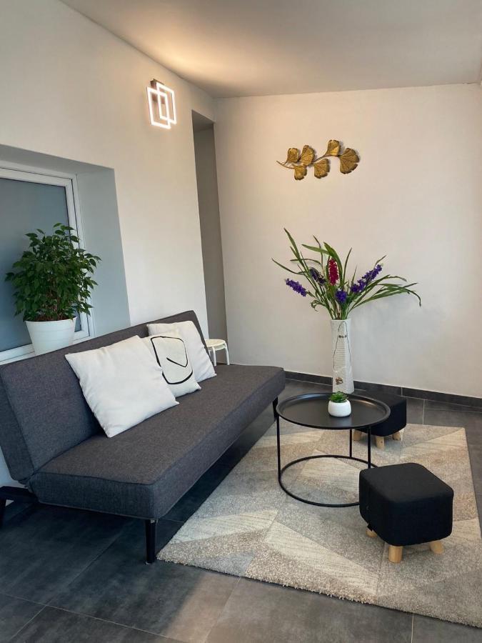 3 Apartments In 1 Location プラハ エクステリア 写真