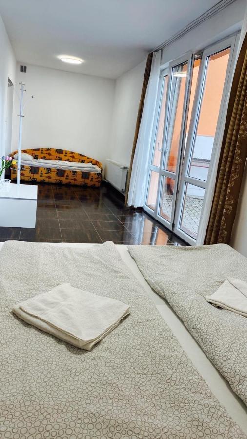 3 Apartments In 1 Location プラハ エクステリア 写真
