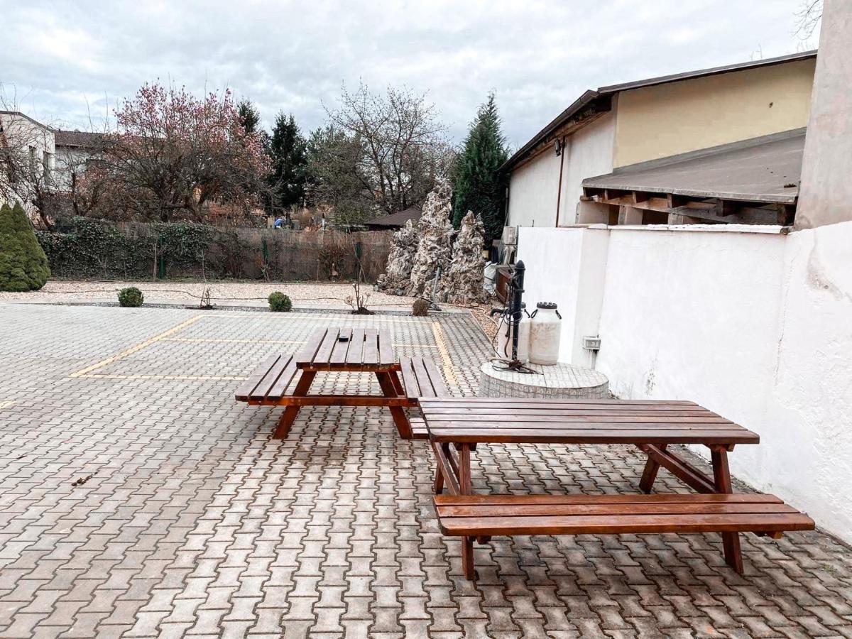 3 Apartments In 1 Location プラハ エクステリア 写真